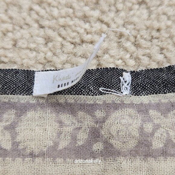 Kadhi and Co. Wool Scarf Lightweight *SMALL HOLE* - Picture 15 of 16